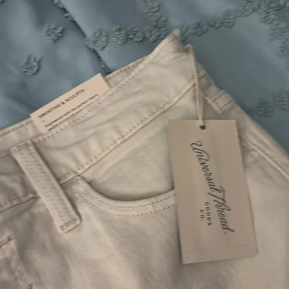 Universal thread cream skinny jean, size 6 - Picture 2 of 6